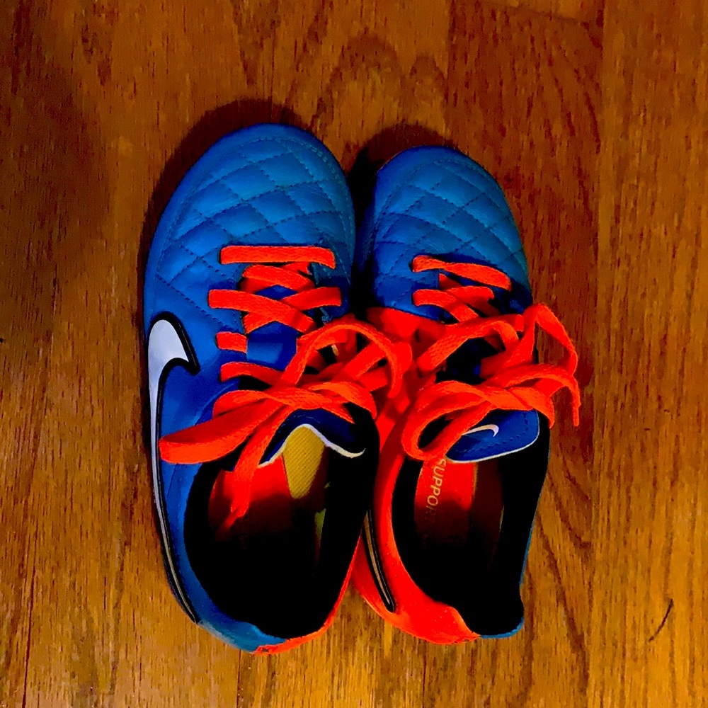 Nike Jr Support Soccer shoes